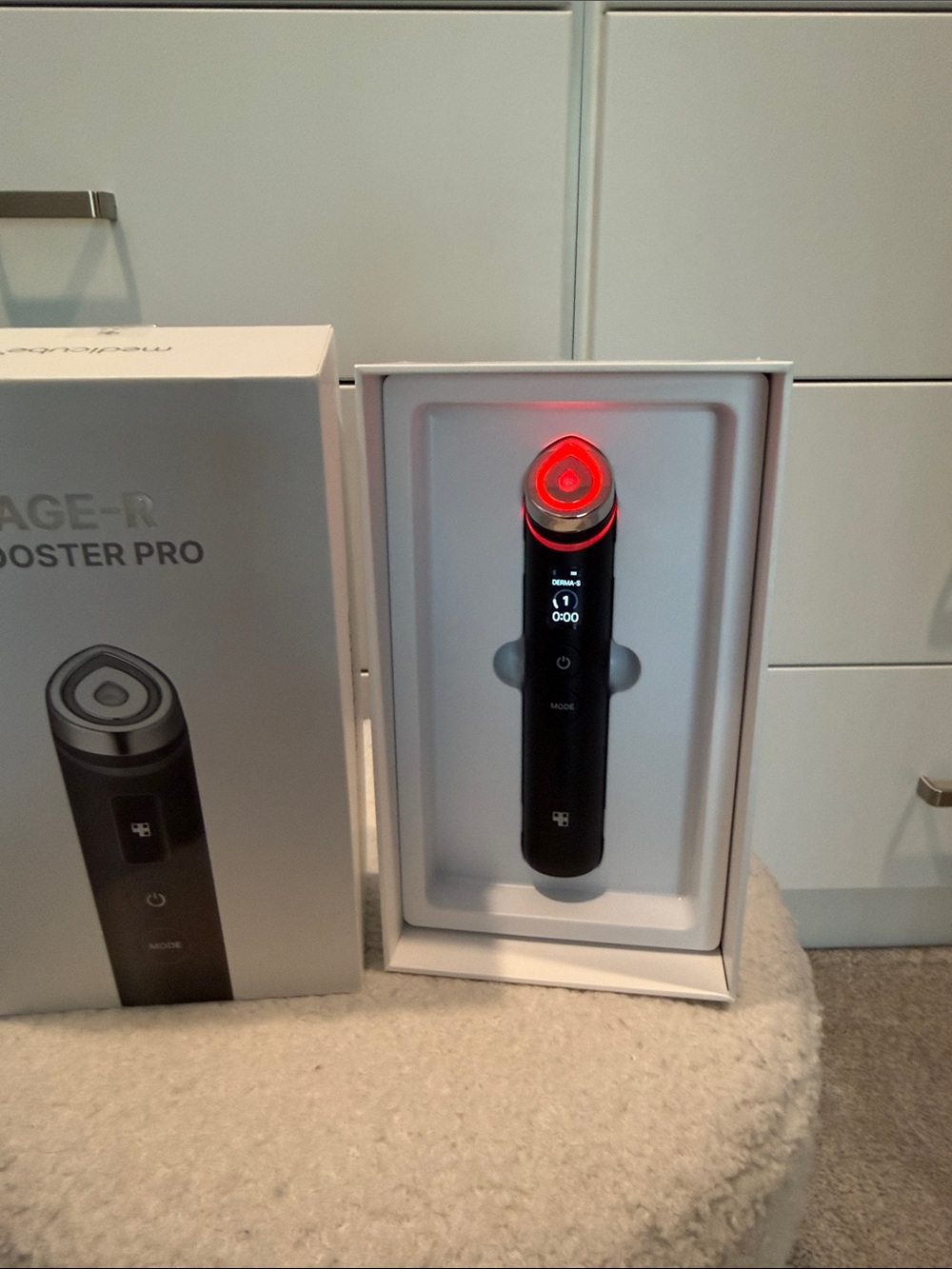 AGE-R Booster Pro Facial Device — Black - Picture 4 of 5